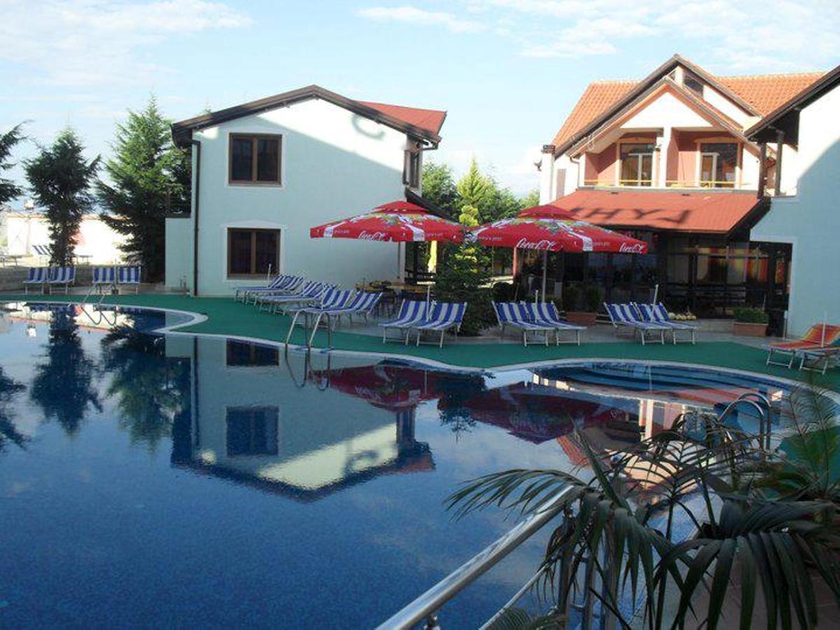 Hotel Lyhnidas Udenisht Exterior photo
